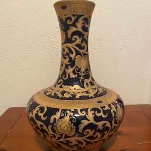 Chinese dragon porcelain